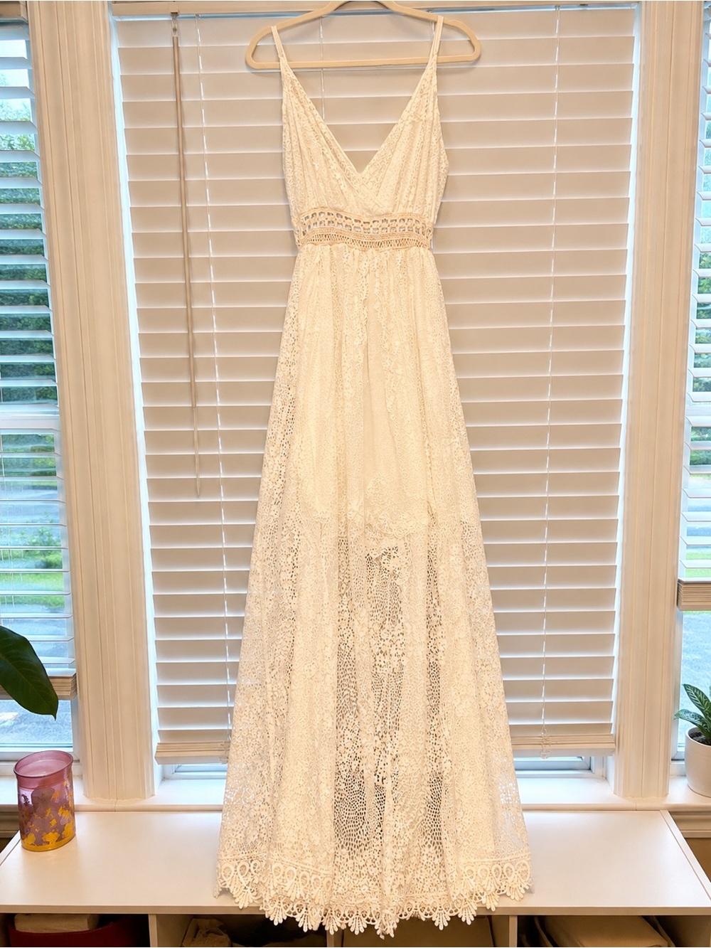 White Lace V-Neck Maxi Dress with Decorative Waist - Picture 2 of 3